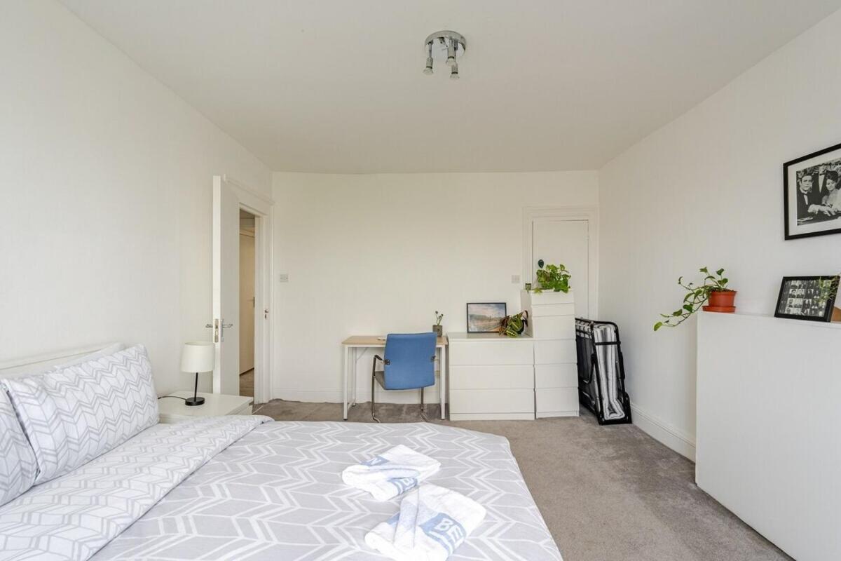 Bright & Spacious 2br Flat By Hyde Park *