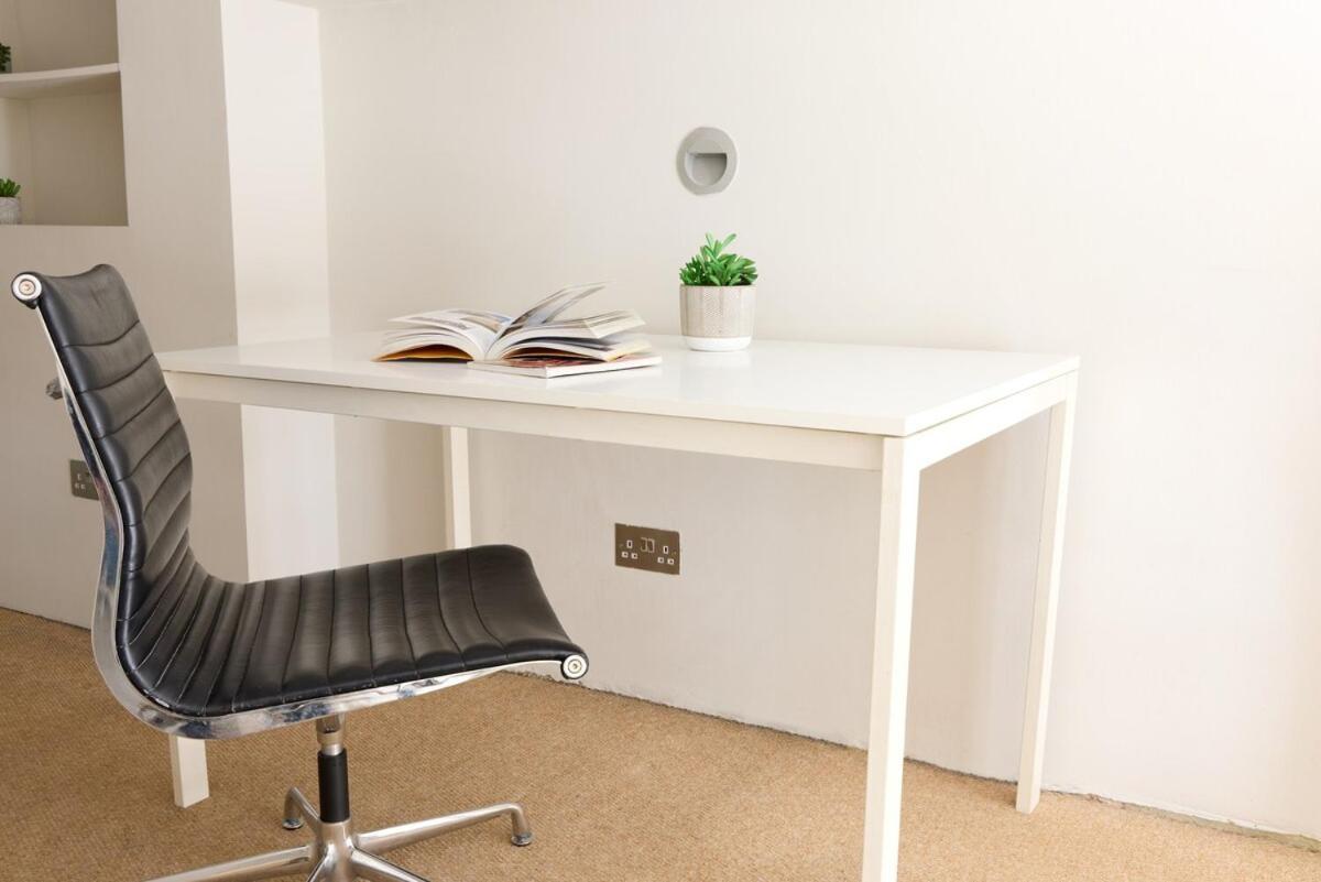 Bright & Spacious 2br Flat By Hyde Park *